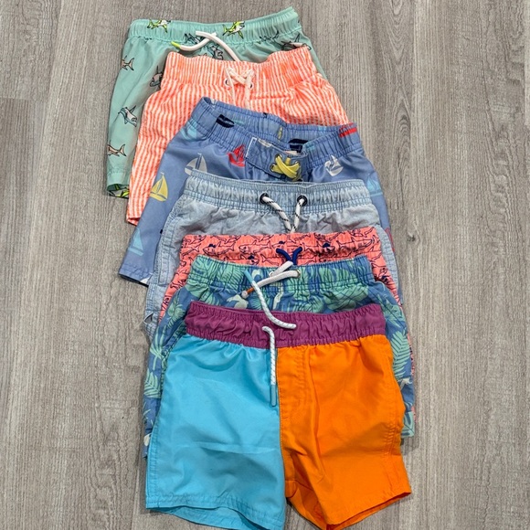 Boys Size 2T Bundle of Swim Shorts (Vineyard Vines, Gap, Rugged Butt, Old Navy) - Picture 1 of 9